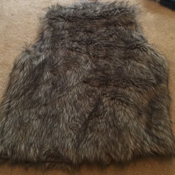 Gray fur vest - Picture 2 of 4